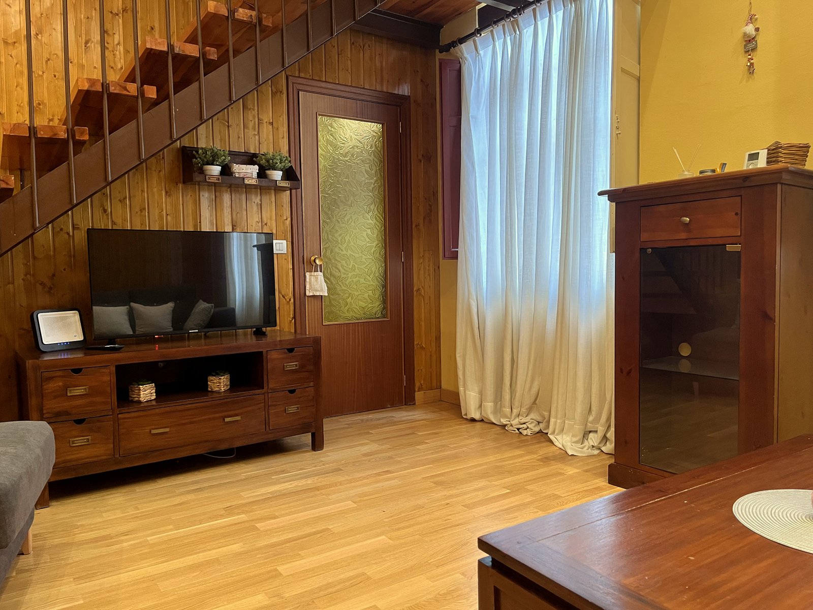 [Imagen de Salón Vista TV]